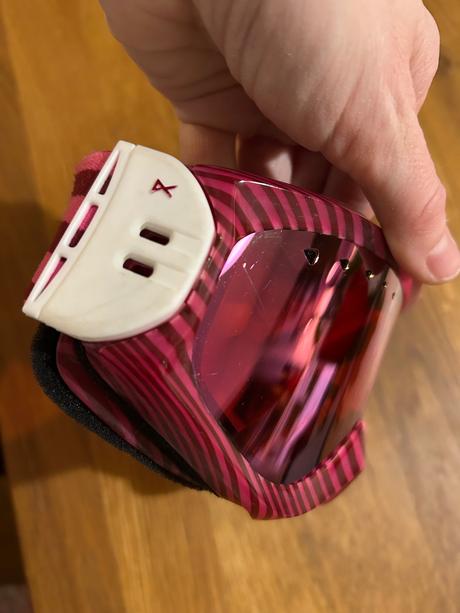 Lyziarske okuliare zn. anon, 