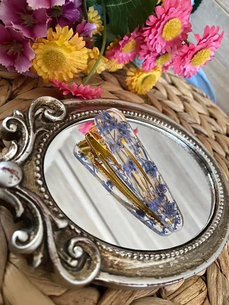 Ručne vyrobené živicové kľúčenky, 