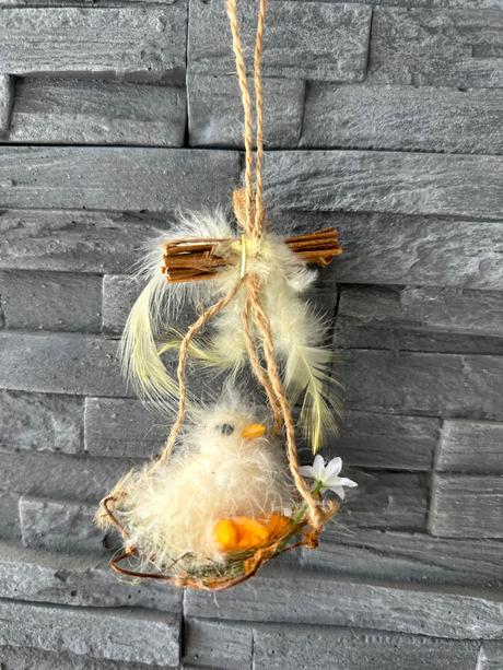 Veľká noc závesná dekorácia kuriatko, 