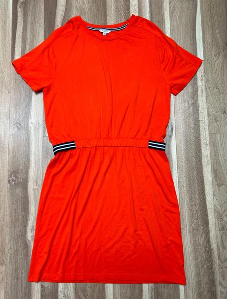 Pohodlné šaty peckott, 40