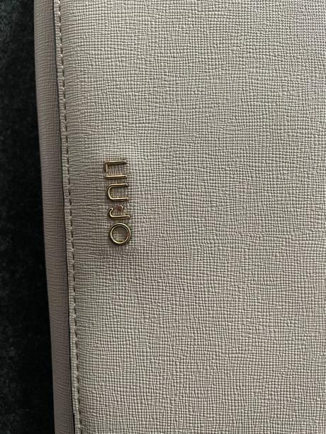 Liu jo penazenka, liu jo