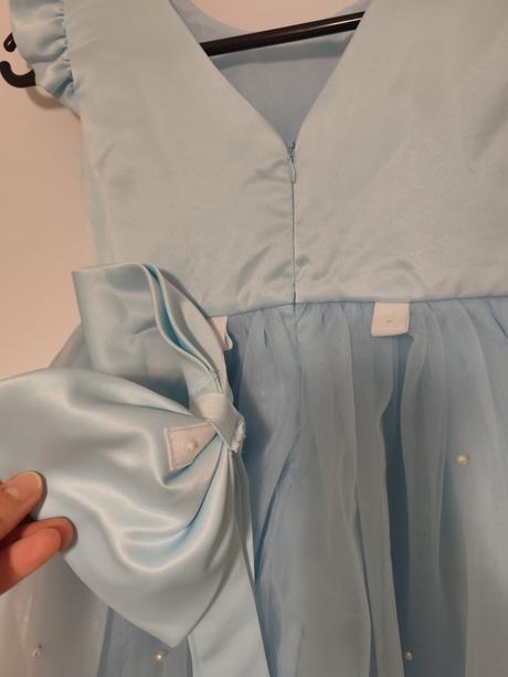 Dievčenské šaty, 122