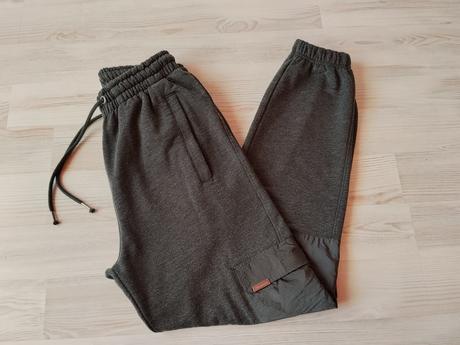 Hrubšie chlapčenské tepláky, s