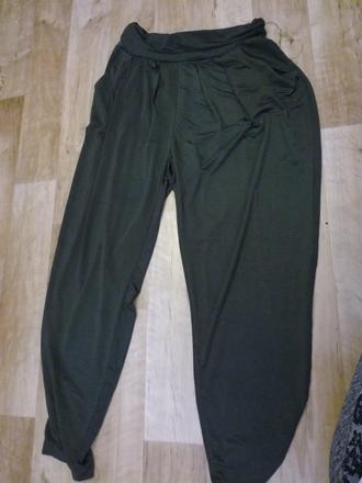 Teplakove nohavice, 26