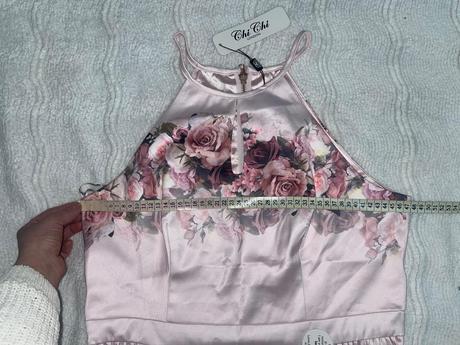 Spoločenské šaty, 42