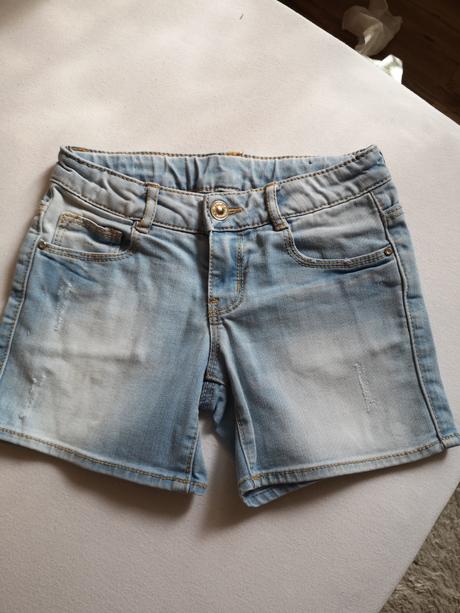 Šortky, zara,110