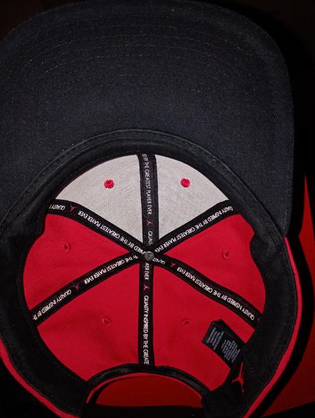 Červená jordan šiltovka, air jordan