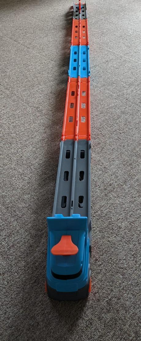 Hot wheels transportér ťahač, 