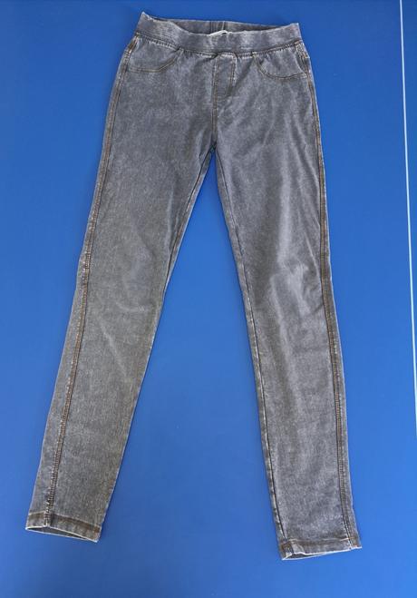 Krásne, elastické, tenšie rifle 152, reserved,152