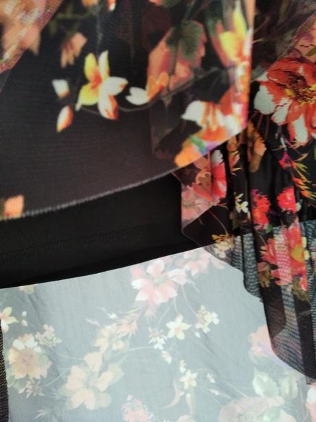 Kvietkovaná sukňa, s