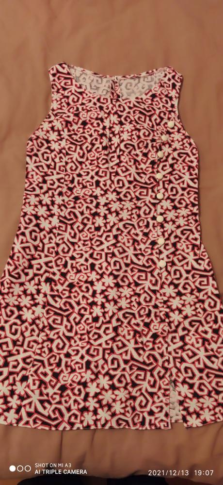 Letné šaty so zaujímavým vzorom, m