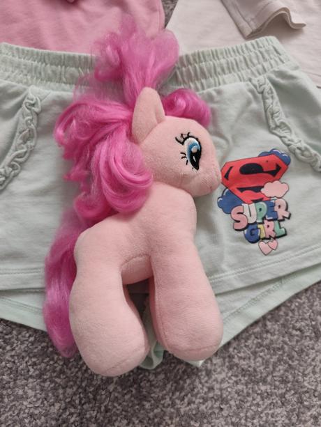 Mix oblečenia, 122–134