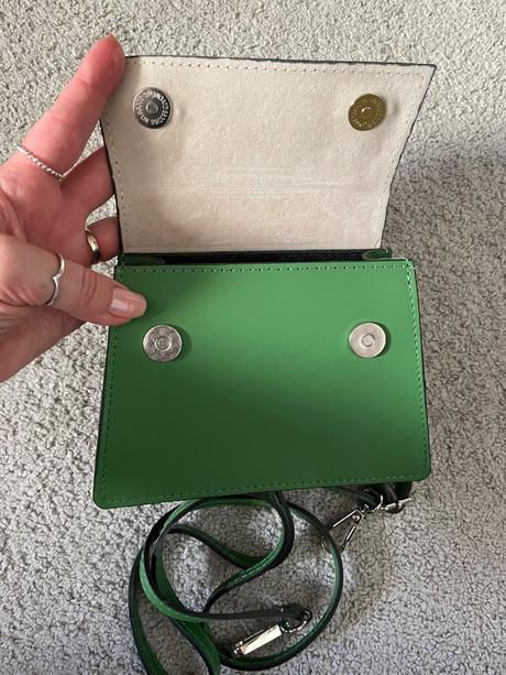 Mala kozena kabelka, 