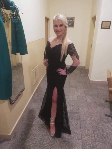 Krásne plesové šaty, m