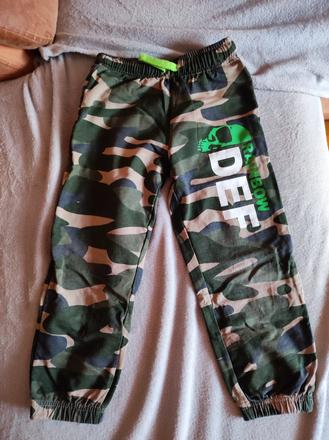 Riflové maskáčové tepláky, bonprix,122