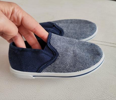 Nazuvacie tenisky, 25