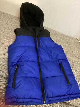 Vesta s kapucňou, f&f,s