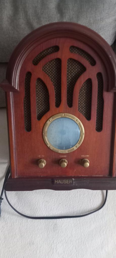 Retro radio hauser tr 9530,