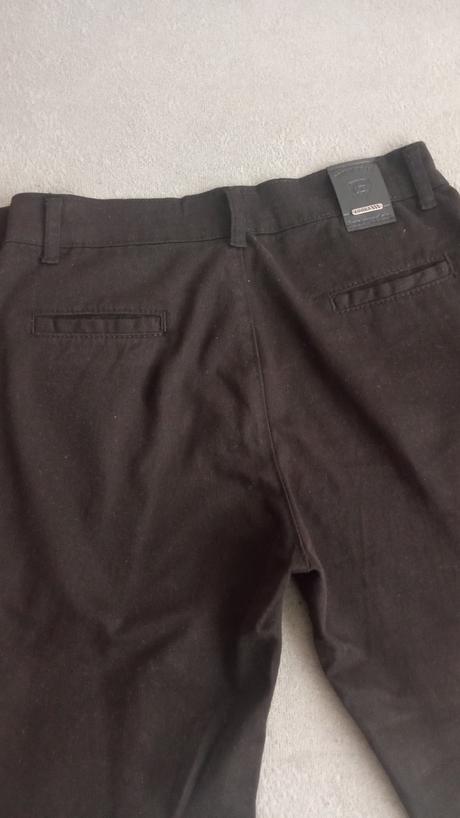 Slávnostné nohavice, 152