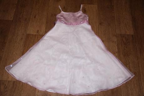 Princezničkové šaty, 134