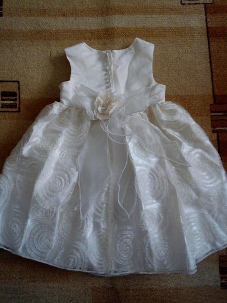 Slávnostné šaty, 86