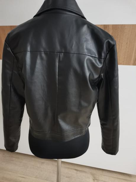 Čierna koženka., 38