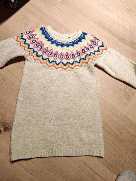 Pulovrikove šaty sadnú od 92 do 104, 104