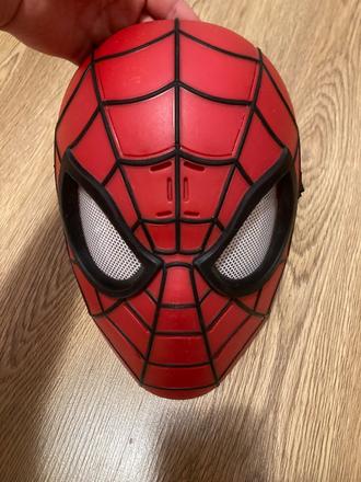 Hovoriaca maska spiderman, 