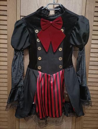 Gotický kostým 10-12 r., 