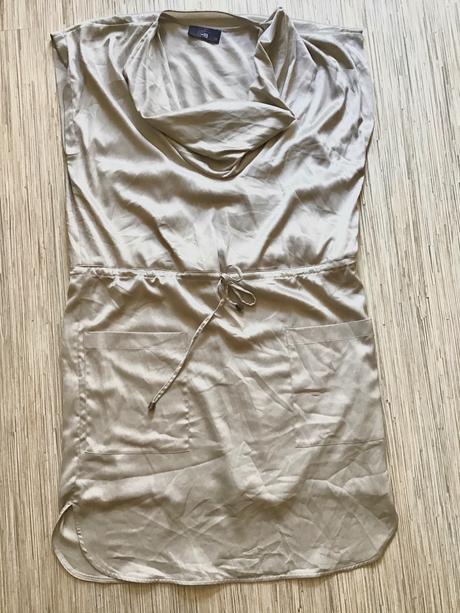 Krasne saty tu /94a, 42