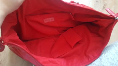 Červená kabelka, 