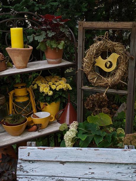 Starý drevený okenný rám,