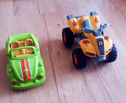 Autíčka so zotrvačníkom,