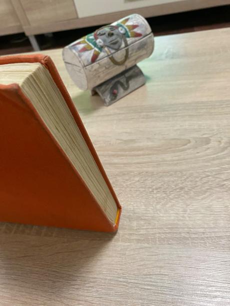 Stará retro kniha zlatý strom mária ďuríčková 1984,