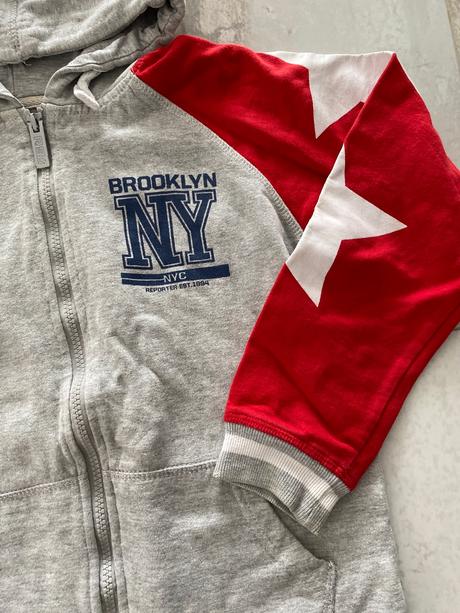 Mikina, reporter,140