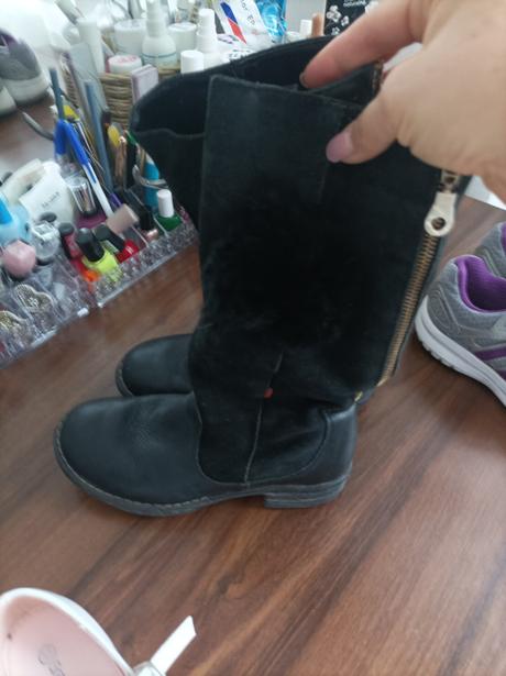 Kožené cizmicky, 33