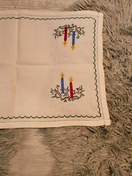 Vyšívané vianočné prestieranie, 