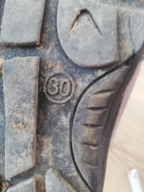 Čižmy, authority,30