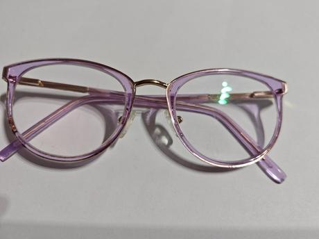 Rám na okuliare pre slecnu, 
