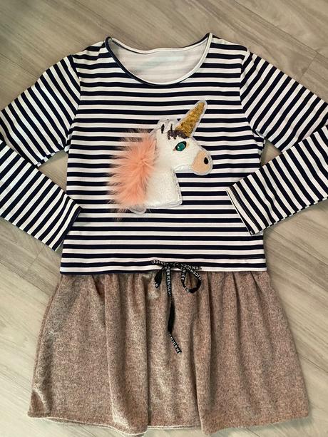 Šaty s jednorožcom, 164