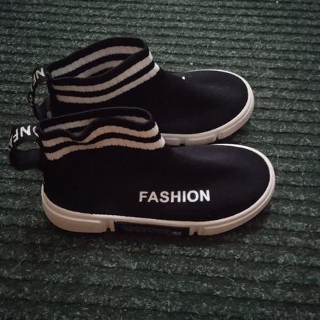 Topanky ľahko obuvateľné, 28