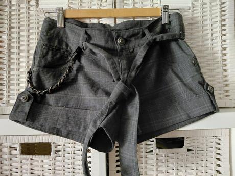 Kratasy   zn.stradivarius  vel. 34, stradivarius,34