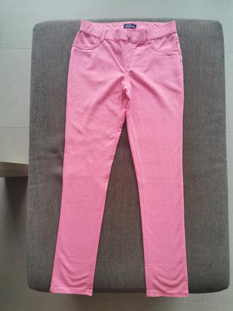 Ružové džeginsy, 152