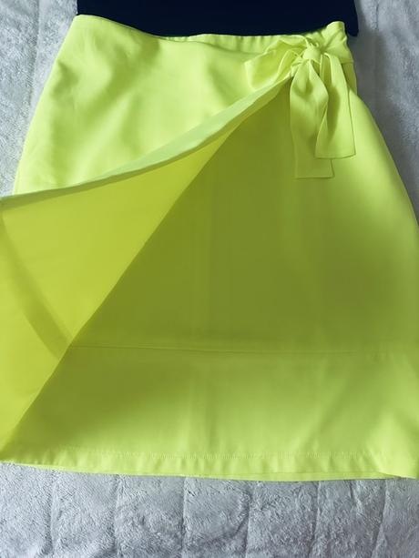 Súprava croptop a sukňa neónovej farby zn. magenta, m