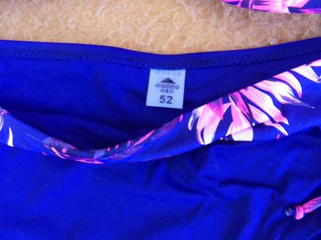 Pekné dvojdielne dámske plavky, 52