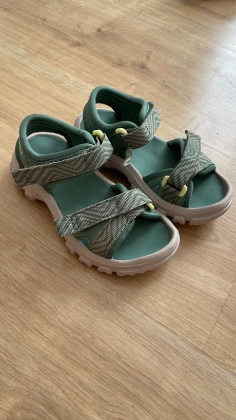 Sandálky decathlon, quechua,23