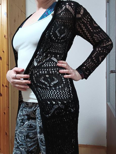 Dlhý háčkovaný svetrík, s