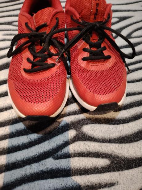 Botasky, under armour,37