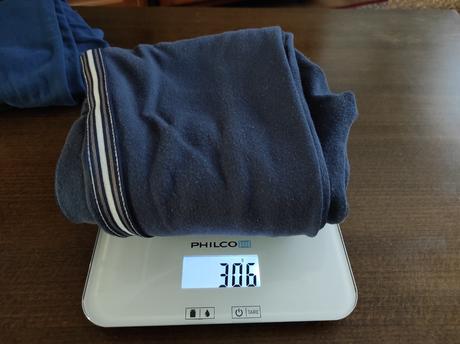 Predám chlapč. 2 teplákové nohavice veľk. 122, alive,122