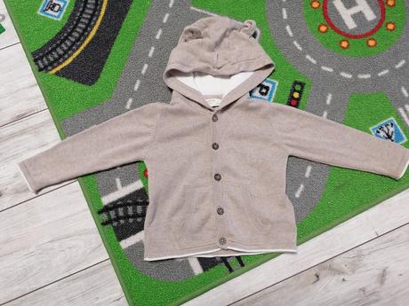 Svetrík s uškami na kapucni, lupilu,74